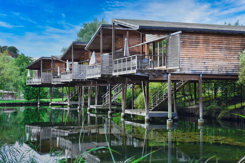 Lakeside Lodges
